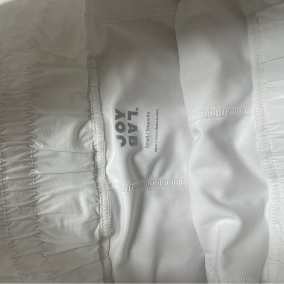 White Flowly Target (Joy Lab) Athletic Skirt - Picture 4 of 7